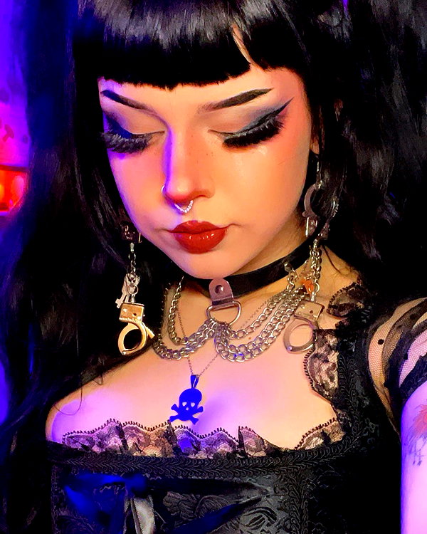 yeahimcaroline instagram image archive image