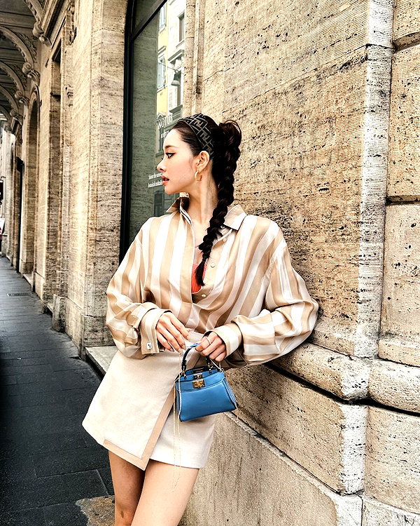 dear.zia instagram image archive image
