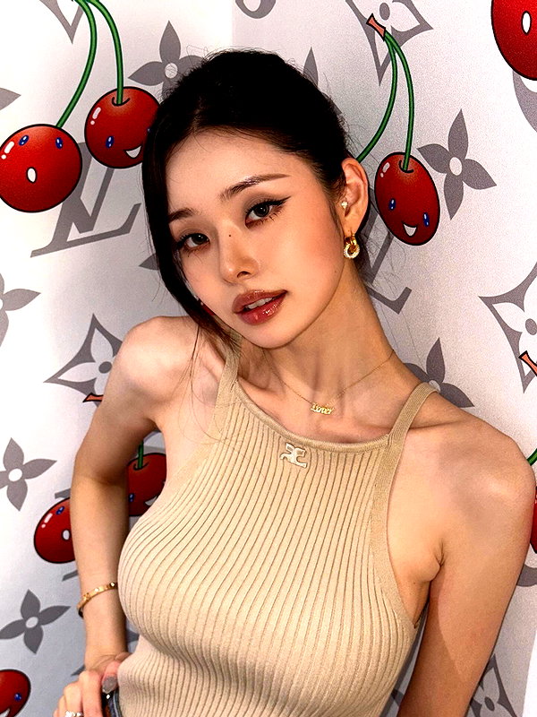 dear.zia instagram image archive image