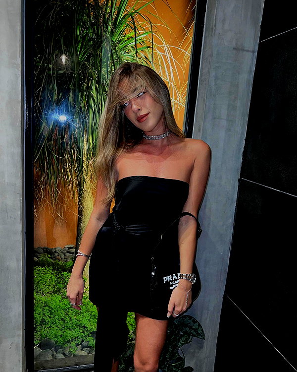 annezivi instagram image archive image