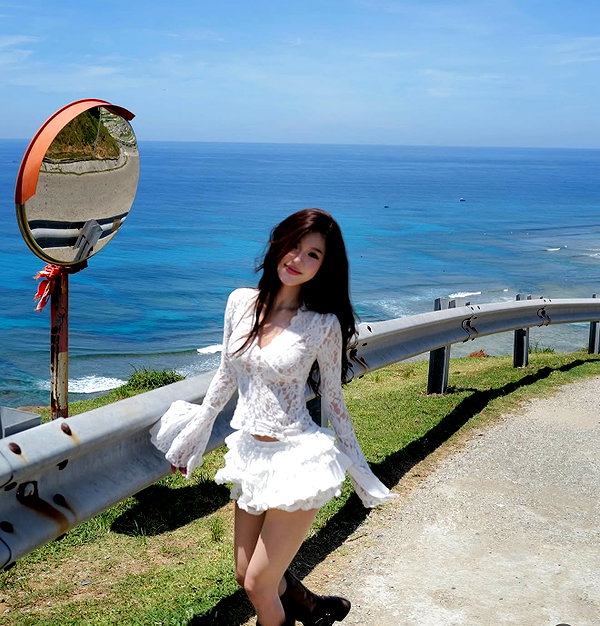 lyhythuedoxinh instagram image archive image