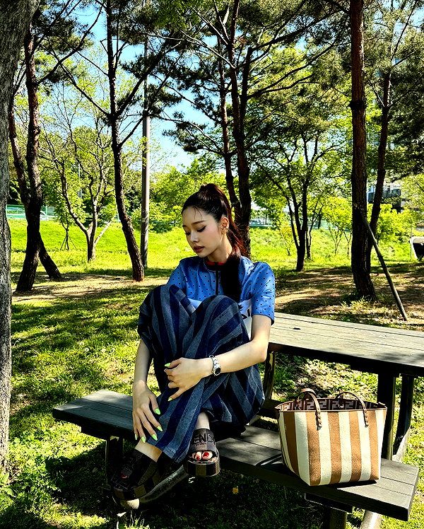 dear.zia instagram image archive image