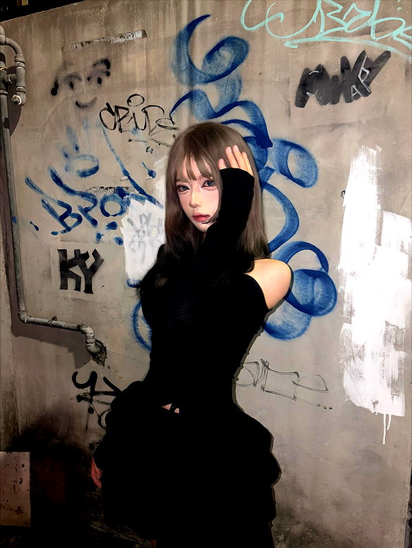 hh.yyy_ instagram image archive image