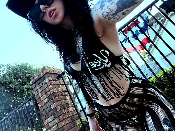 yeahimcaroline instagram image archive image