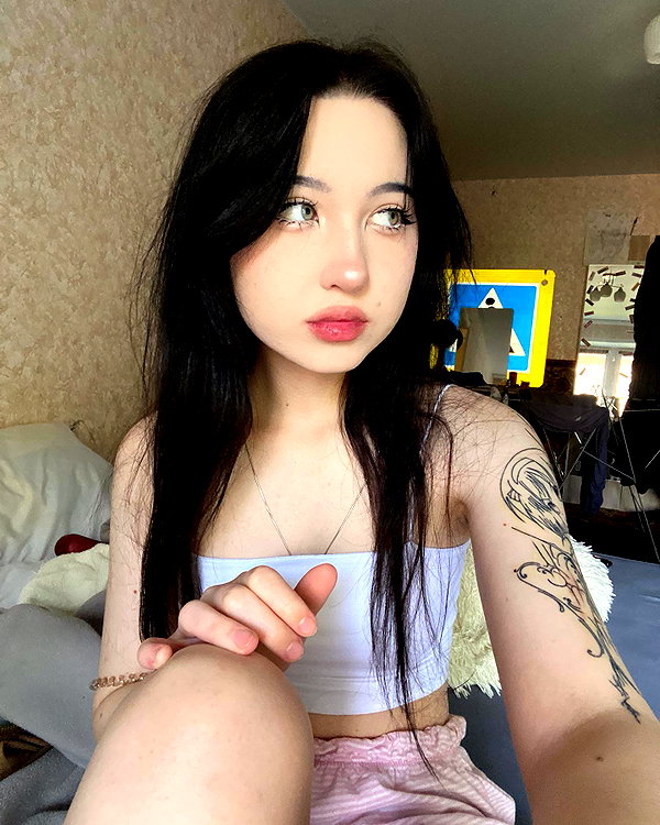 llofreaki instagram image archive image