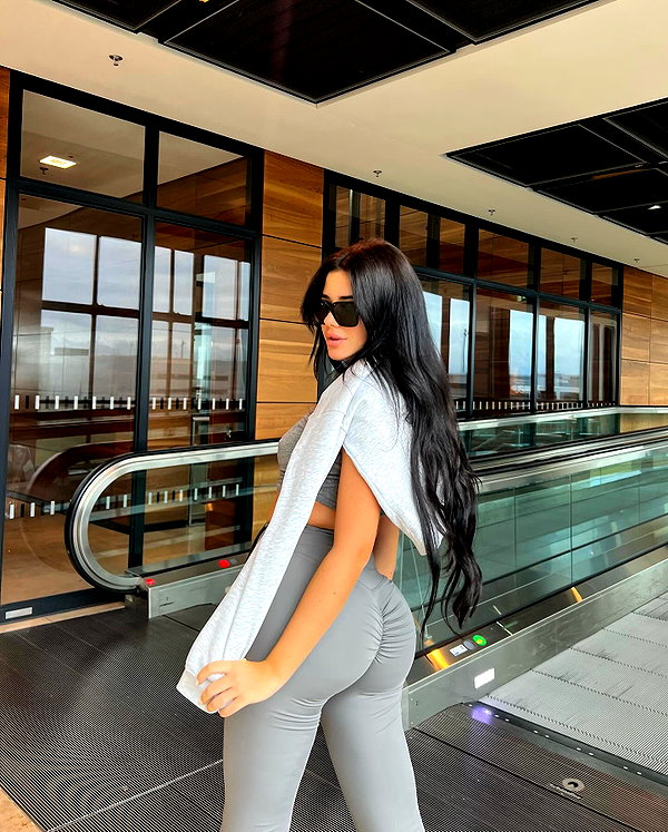 vanessa.rhd instagram image archive image