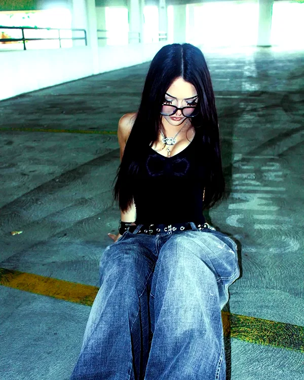 chica.niebla instagram image archive image