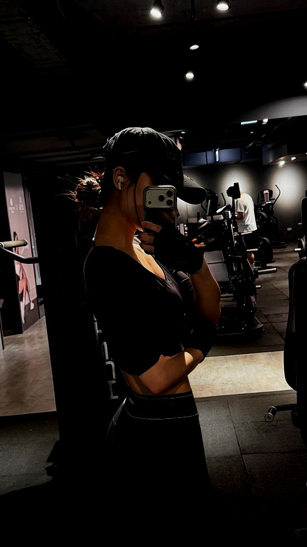 a.tinn___ instagram image archive image