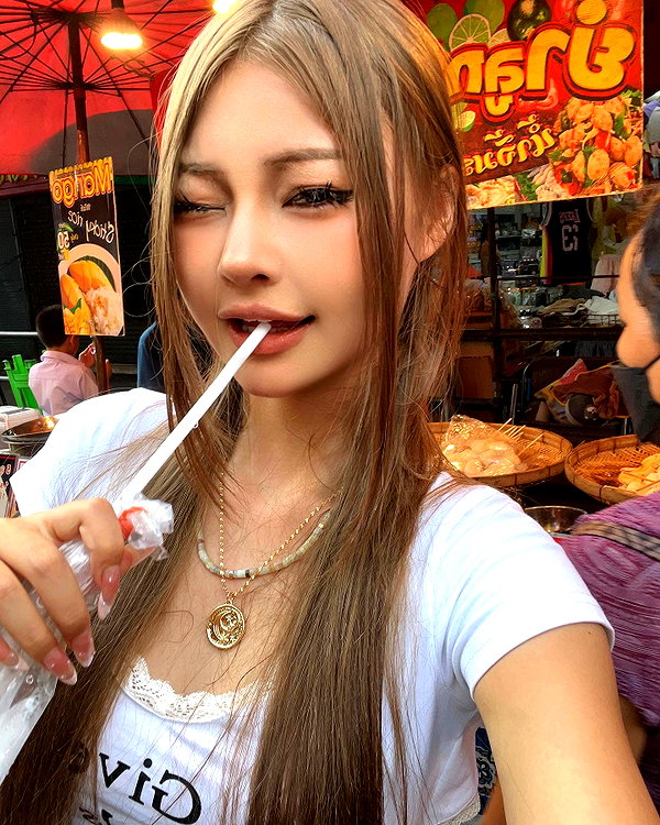 ll.lu1s instagram image archive image