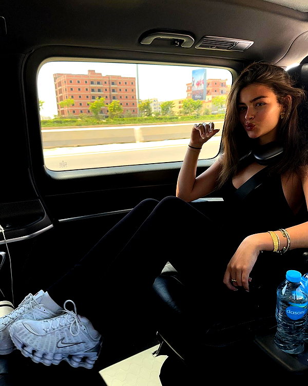 oliviaphillipps instagram image archive image