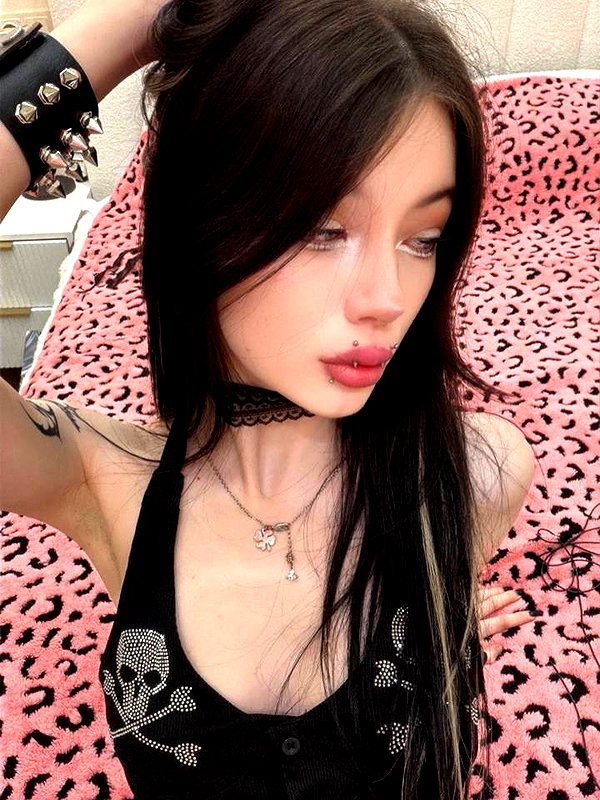 mia_goth2004 instagram image archive image