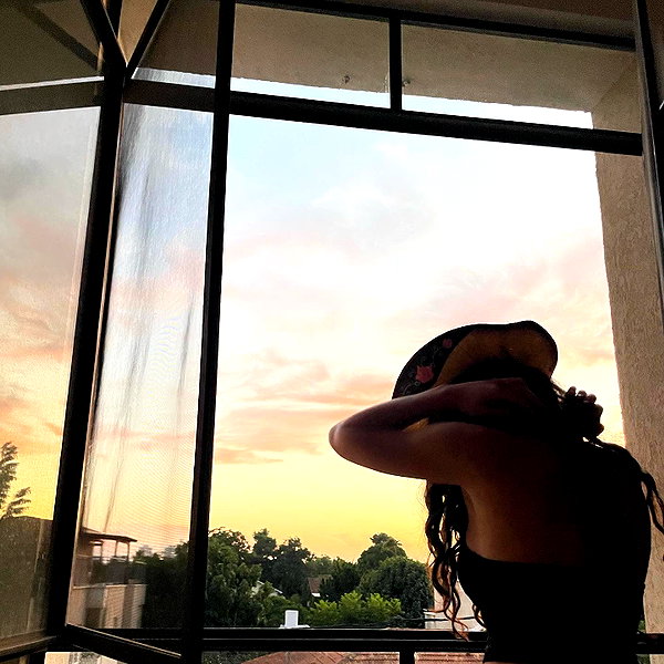 romi_henenson instagram image archive image