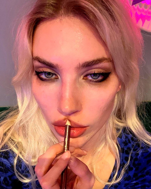 anya4everr instagram image archive image