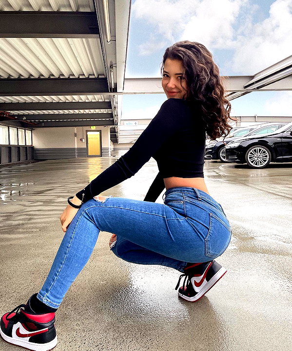 vanessa.rhd instagram image archive image