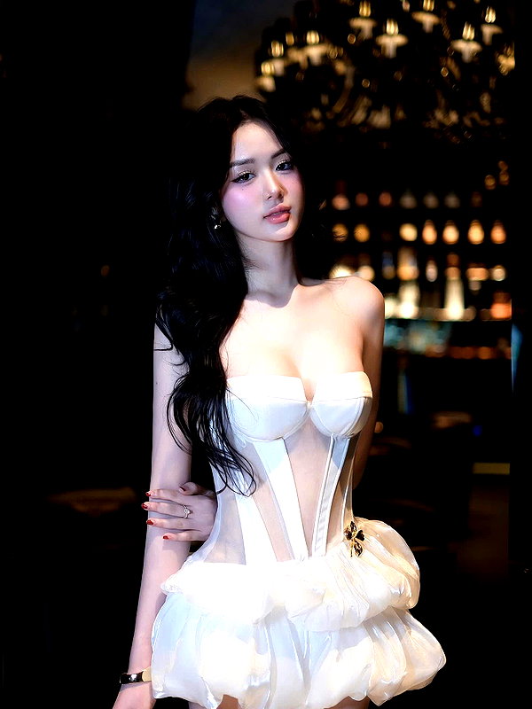 lyhythuedoxinh instagram image archive image