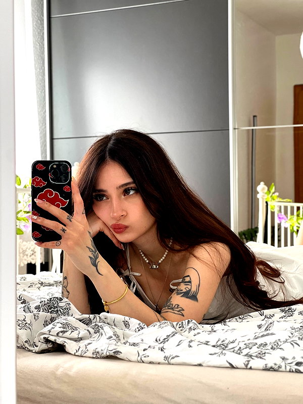 cata.leyah instagram image archive image