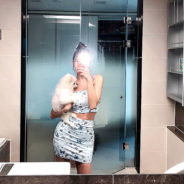 dear.zia instagram image archive image