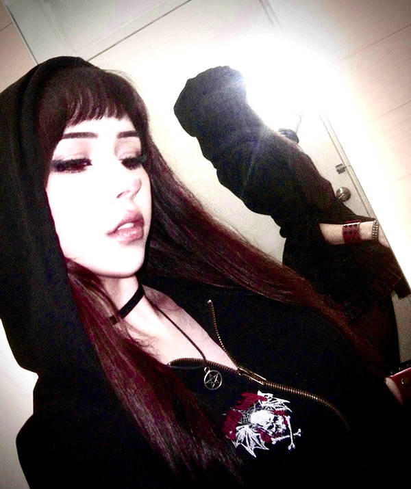 lolontlia instagram image archive image