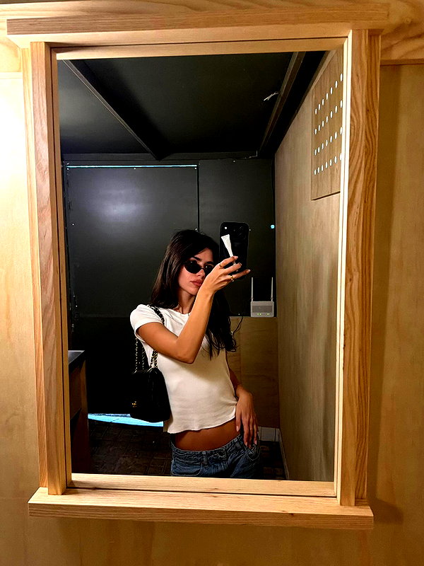 ainaratorneg instagram image archive image