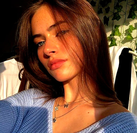 baddiesessence instagram image archive image