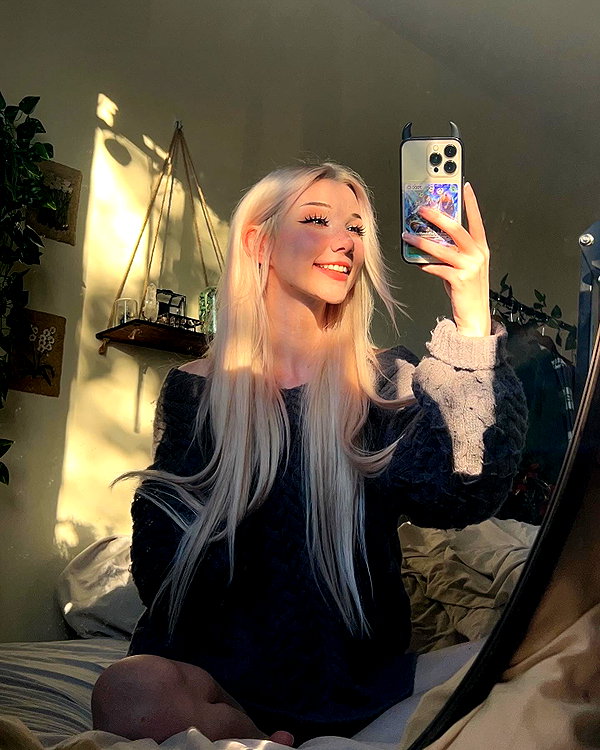 danielle.mercedie instagram image archive image