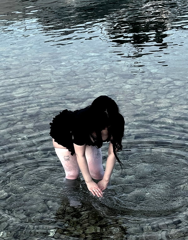 andasrose instagram image archive image