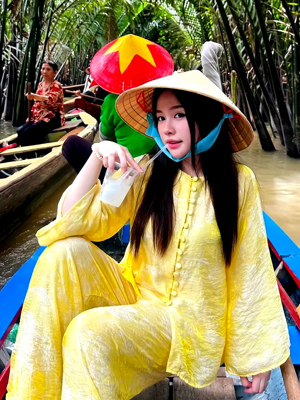 lyhythuedoxinh instagram image archive image
