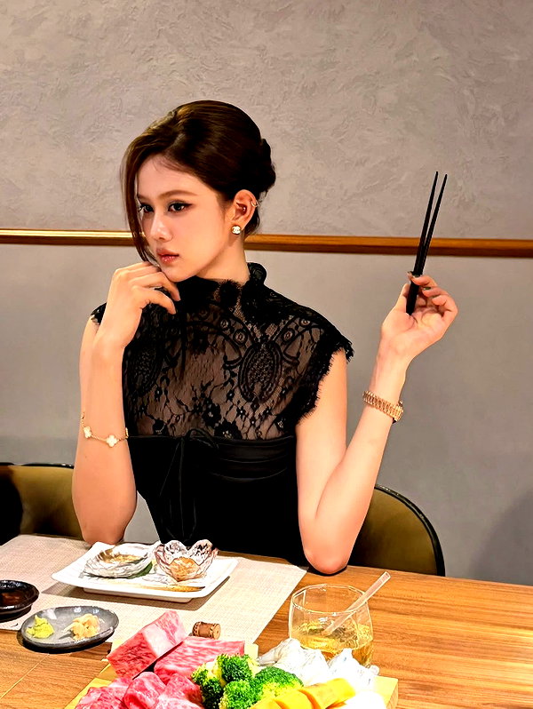lyhythuedoxinh instagram image archive image