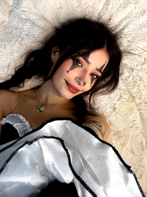 cata.leyah instagram image archive image