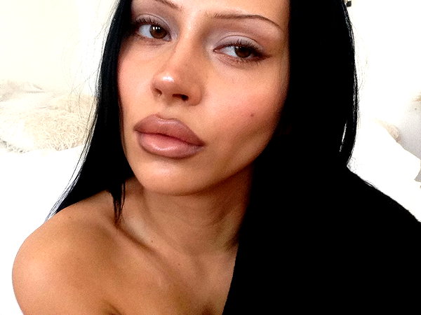 karolinaawasik instagram image archive image