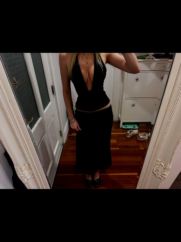 ellamwatts_ ellamwatts_ archive image