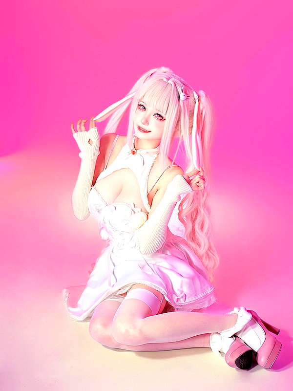 xier_cos instagram image archive image