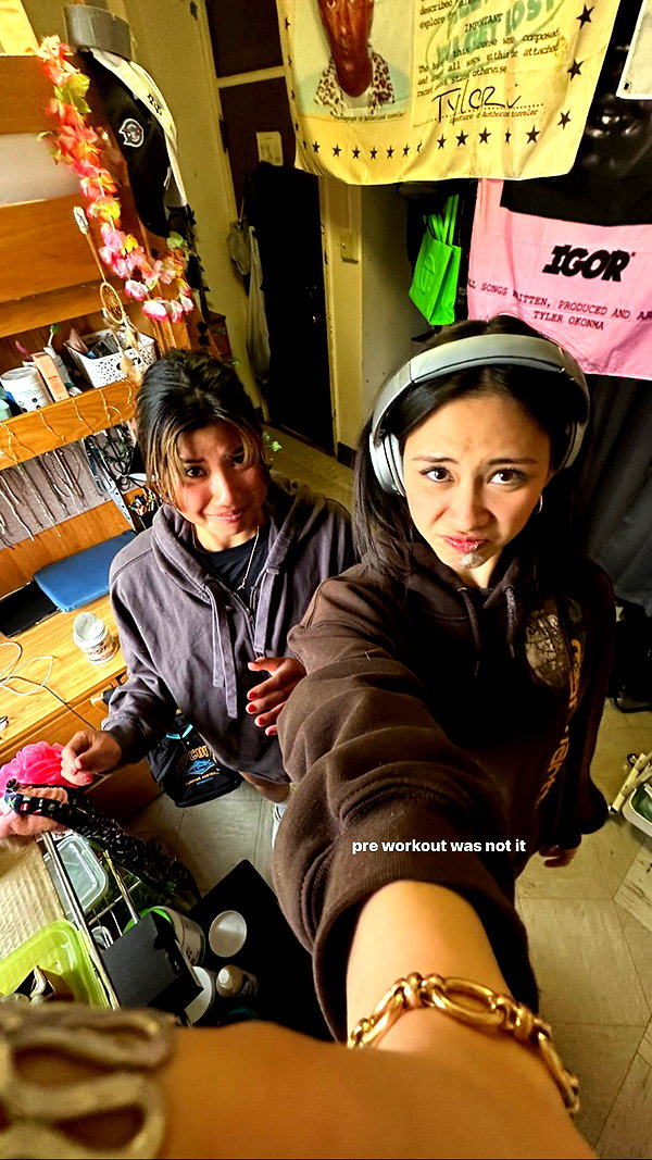 cait.knight instagram image archive image