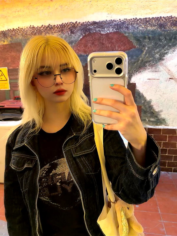 luly1980s instagram image archive image