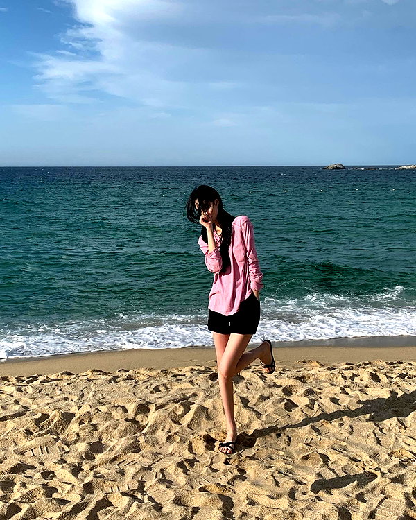 daxbin instagram image archive image