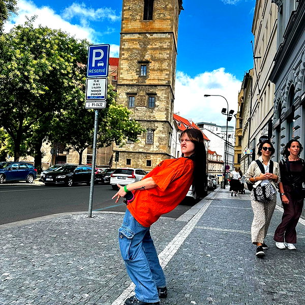 feelbetterinmysweater instagram image archive image