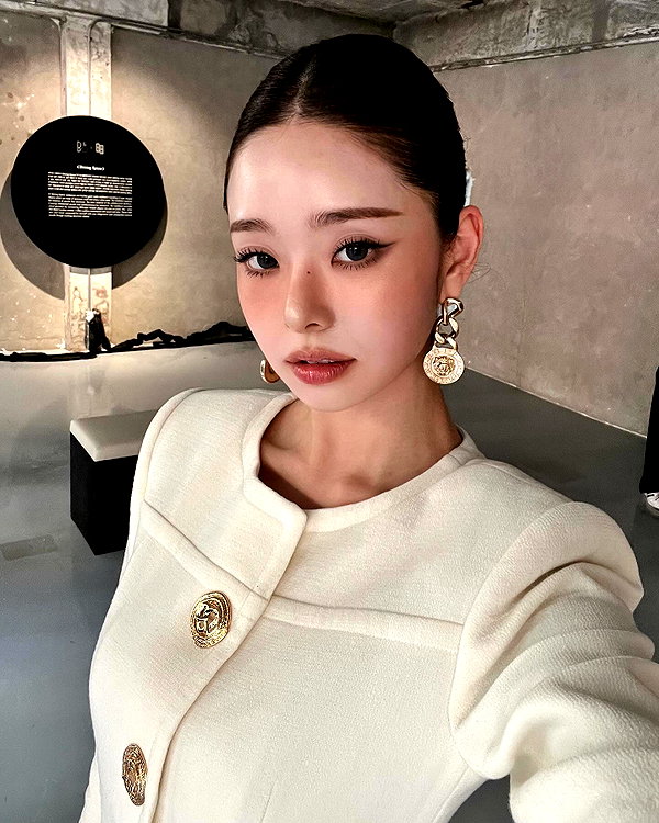 dear.zia instagram image archive image