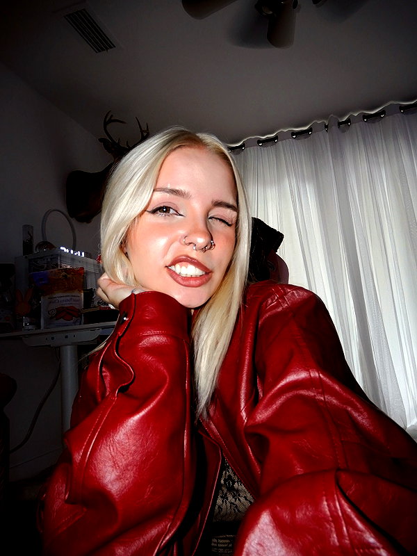 peachtoot.plz instagram image archive image
