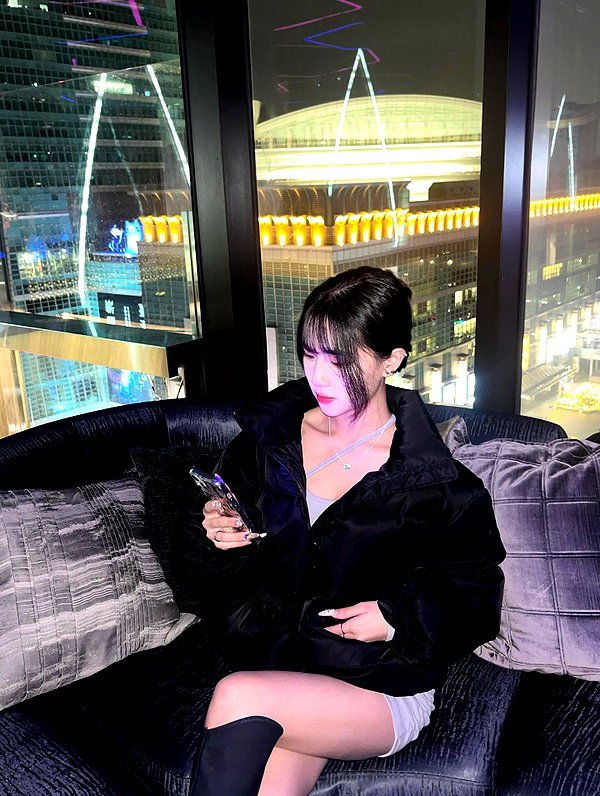 52._.0921 instagram image archive image