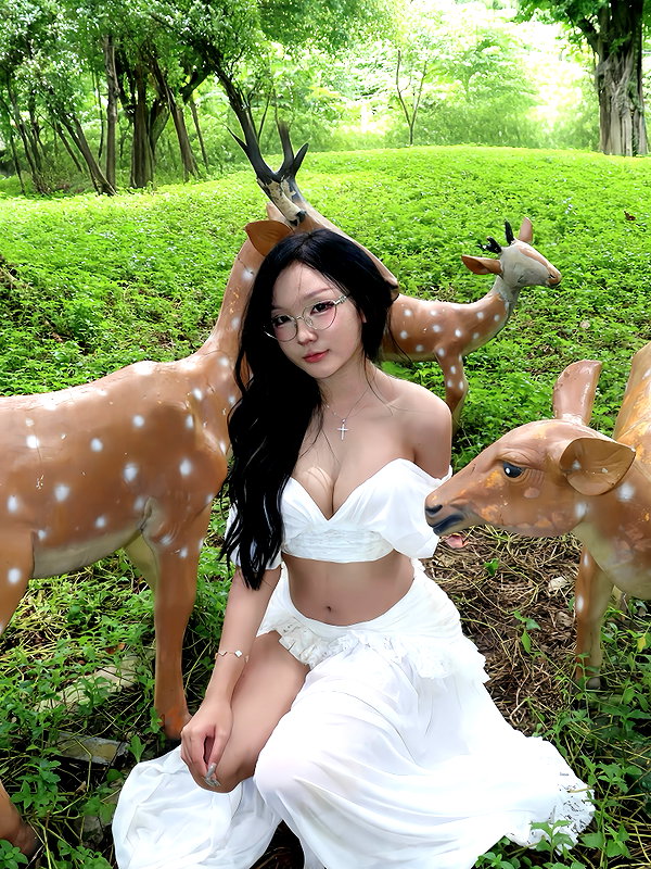 lyhythuedoxinh instagram image archive image