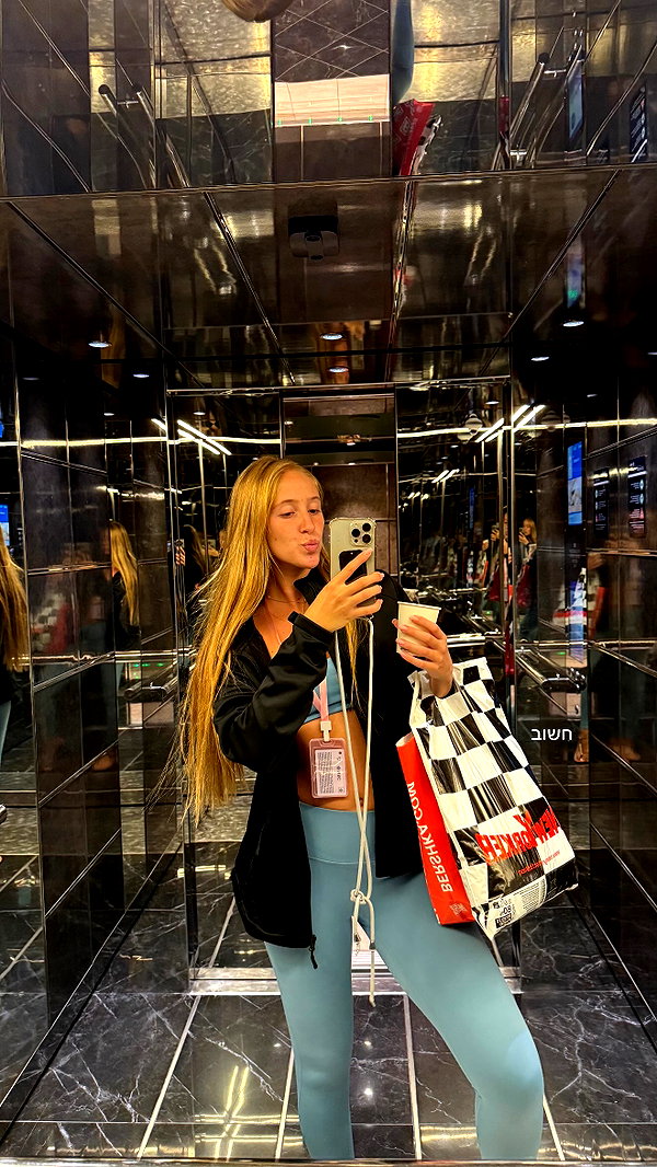 shani.zeltzer instagram image archive image