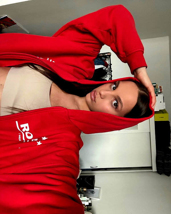 ariana_vomi instagram image archive image