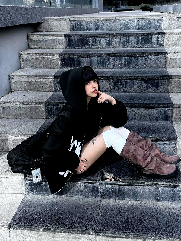 connie.01j instagram image archive image