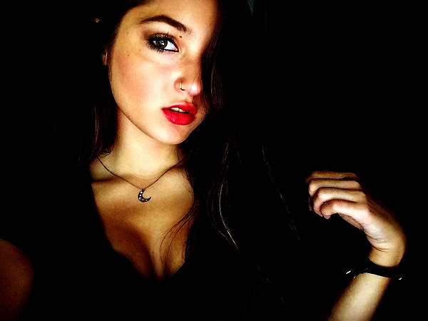 daniellebarnaa archive image