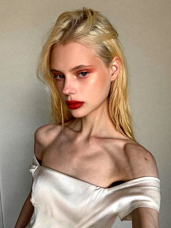 alisen.mari instagram image archive image