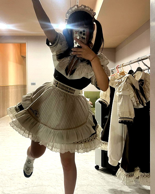 150_aiko instagram image archive image