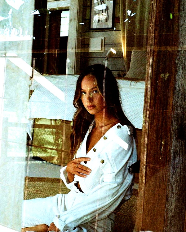 olivia.mathers instagram image archive image