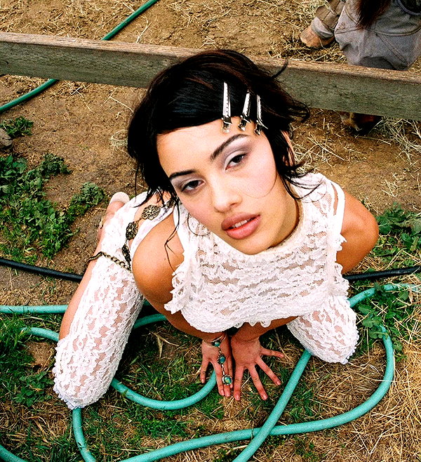 leonanaomii instagram image archive image