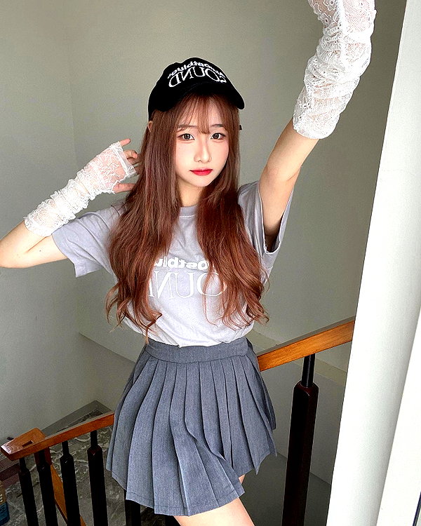 lai_931201 instagram image archive image