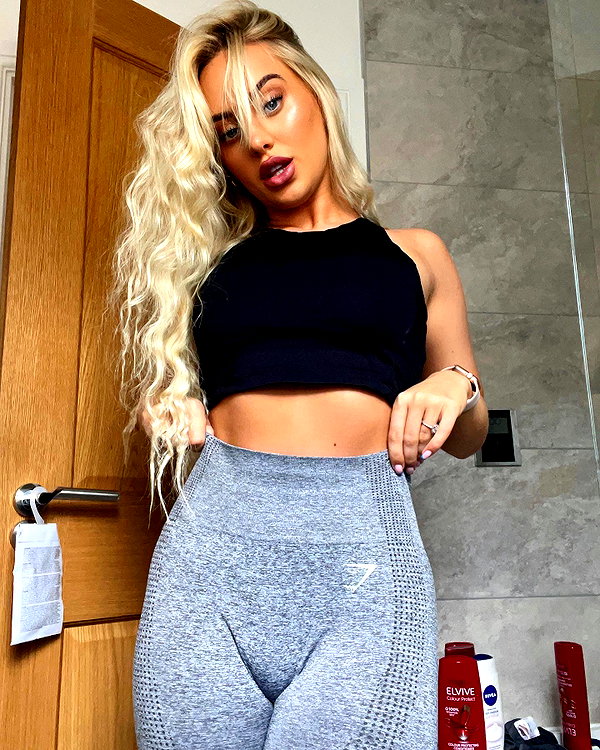 rhiannonbluee instagram image archive image